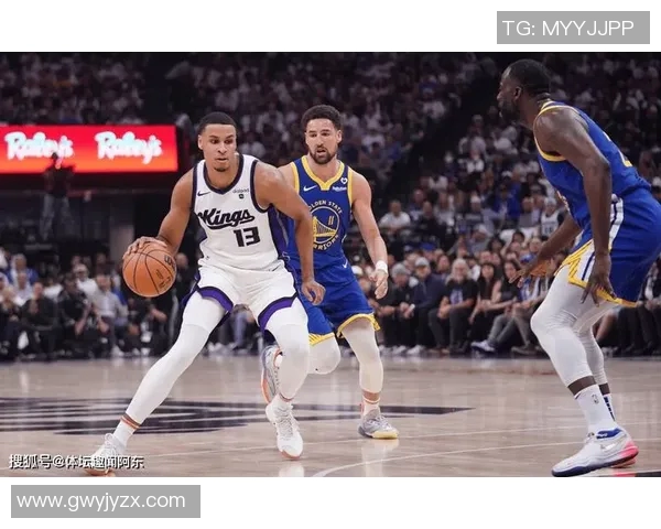 国王队与勇士队激战正酣完整直播赛精彩回顾与分析 国王队与勇士队激战正酣完整直播赛精彩回顾与分析